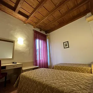 domus-san-bernardino.hotelinveneto.com/